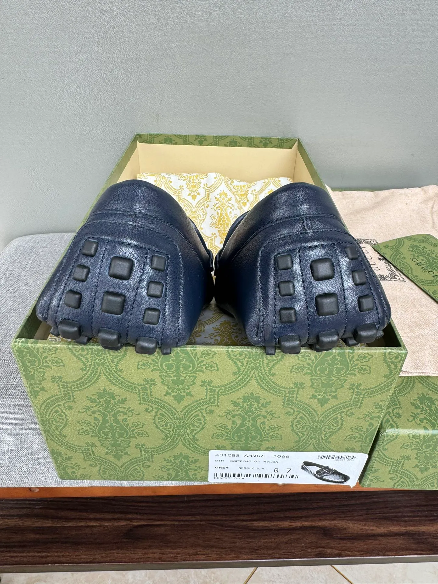 Batch 740💰[strong][strong][strong] Original order quality, new counter styles synchronized, Gucci counter new styles, handmade men's driving shoes, beanie shoes, slip-on shoes, lazy shoes, exquisite hand-stitching, workmanship details comparable to counters, Italian imported cowhide, water-dyed cowhide lining, tree paste leather feet, sweat-absorbent and deodorant, black, gray, blue, burgundy, 39-44 in large quantities in stock (38, 45 custom-made)